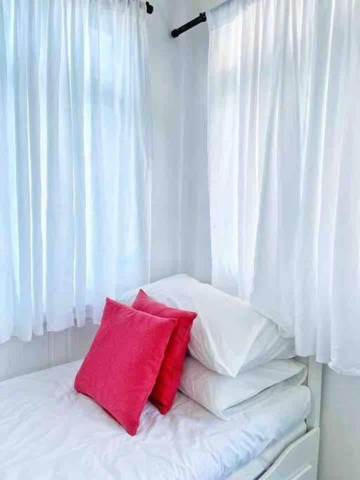 Villa Sea Kecil Tiny House Near Jetty Of Kuala Besut Kampong Nail Exterior foto